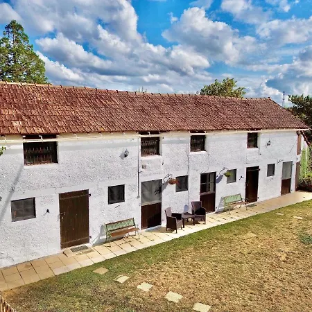 La Charronniere: Exclusive Tatil Evi