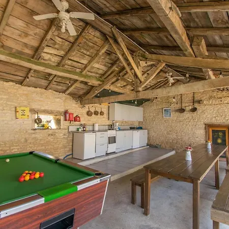 Tatil Evi La Charronniere: Exclusive *
