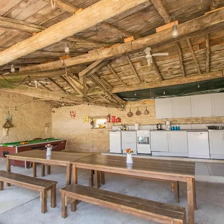 La Charronniere: Exclusive Tatil Evi